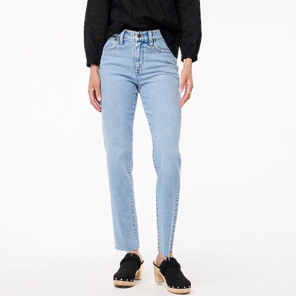 J.Crew Petite essential straight jean in all-day stretch size 25